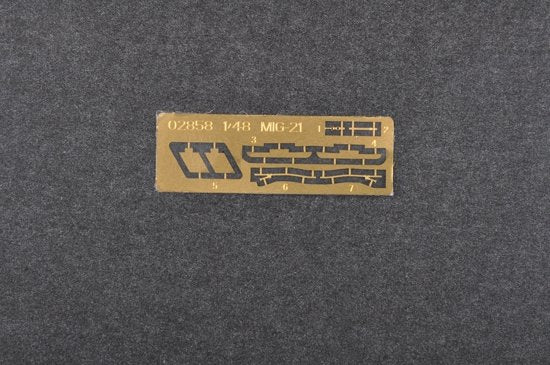 Trumpeter 02865 MiG-21UM Mongol B 1/48 – zdjęcie 11