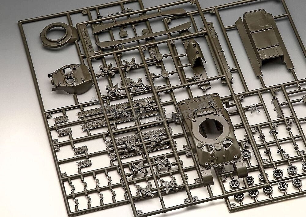 Revell 63290 Sherman M4A1 - model set 1/72 – image 6