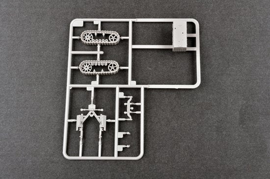 Trumpeter 07111 Russian ChTZ S-65 Tractor with Cab 1/72 – zdjęcie 2