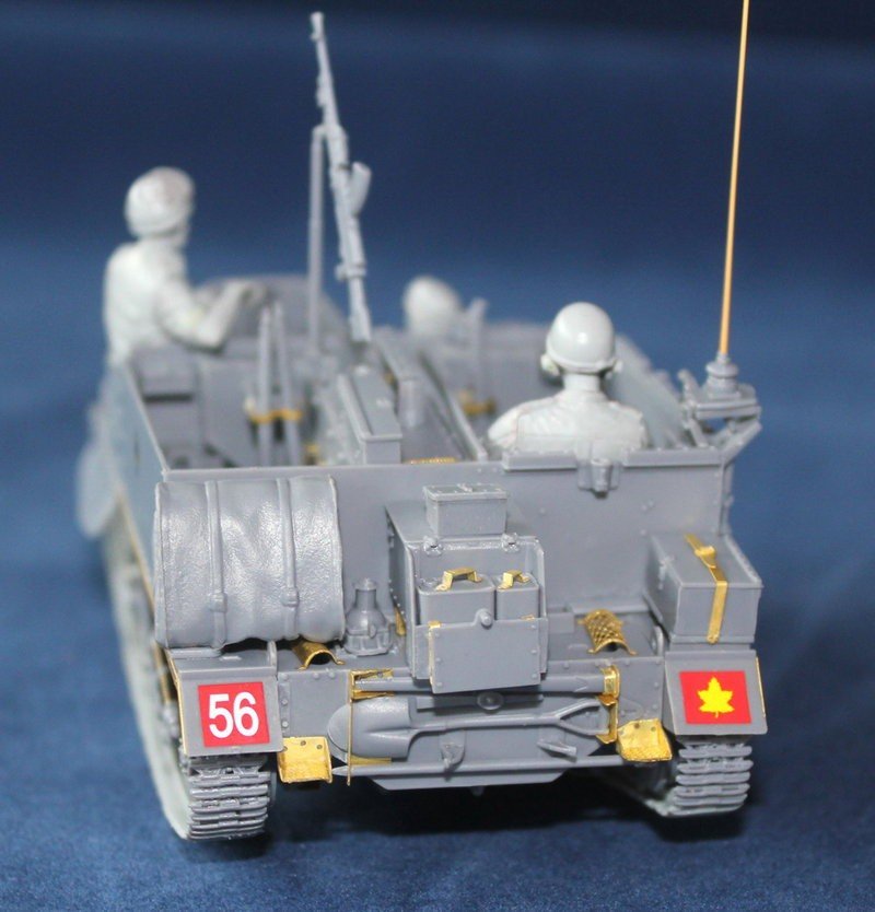 Riich Models RV35011 Universal Carrier Mk.I w/Crew 1/35 – image 3