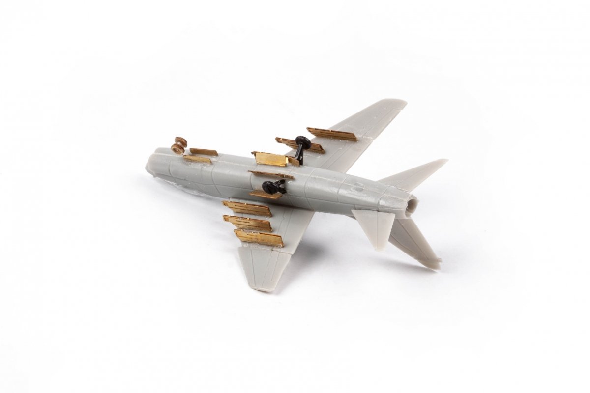 Eduard 53295 USS Nimitz CVN-68 part 1 TRUMPETER 1/350 – image 5