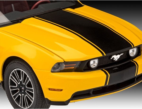 Revell 07046 Mustang GT 2010 Model Kit 1/25 – immagine 3
