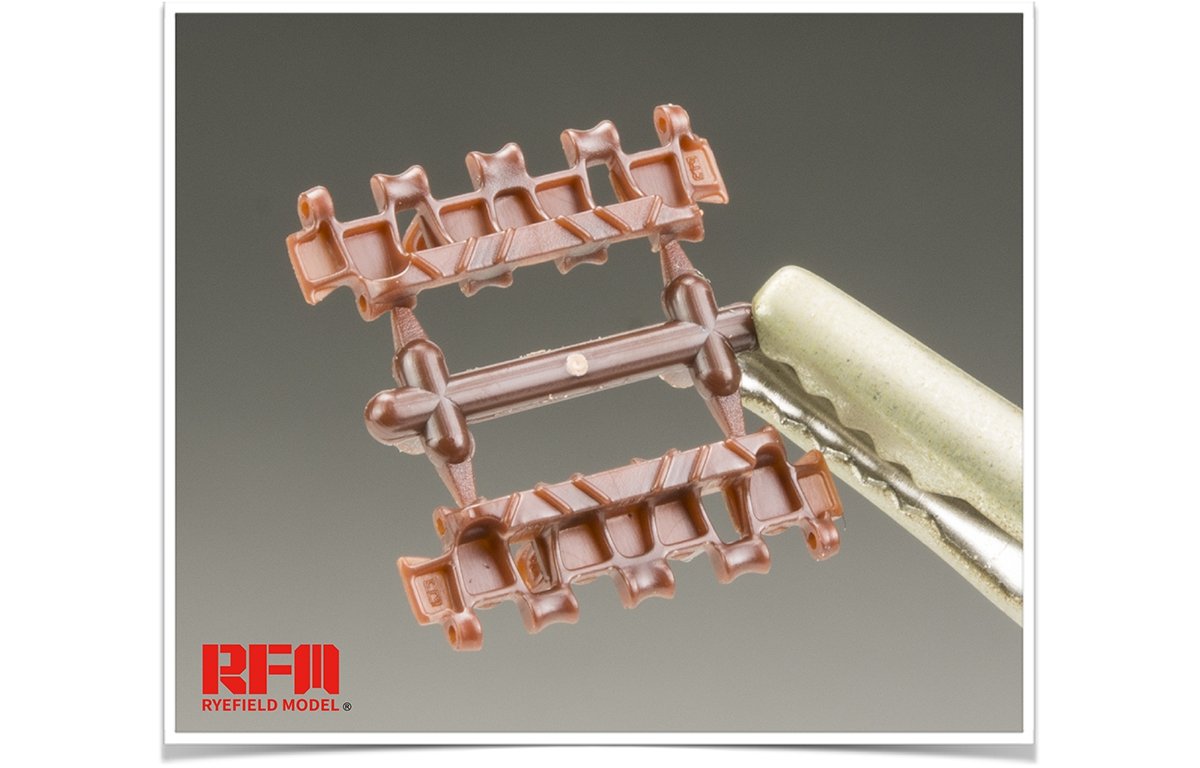 Rye Field Model 5024 JAGDPANTHER WORKABLE TRACK LINKS 1/35 – zdjęcie 2
