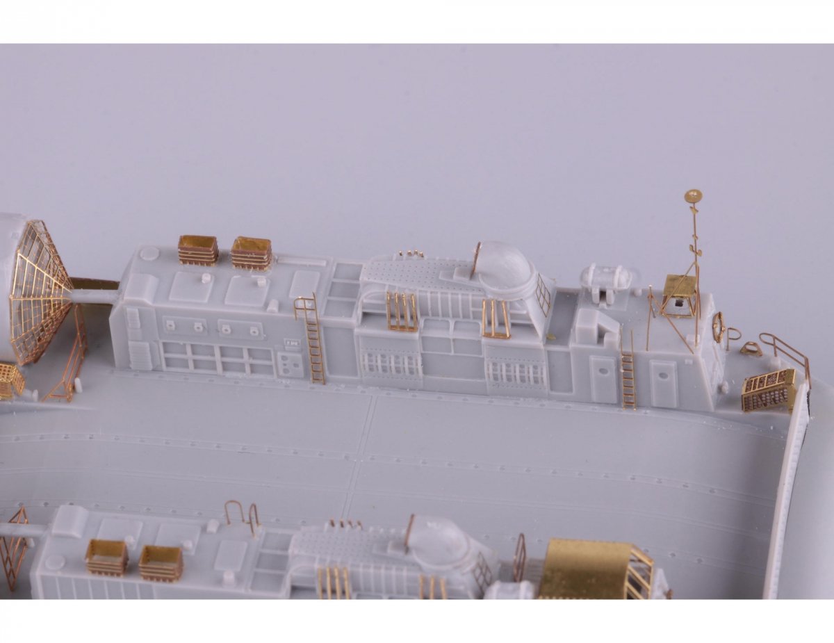 Eduard BIG5348 USS Iwo Jima LHD-7 pt.2 TRUMPETER 1/350 – image 5