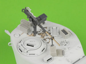 Master GM-35-063 Browning M2HB .50 cal (12.7mm) - machine gun with tank mount - WWII period (early M23 cradle with early ammo rack) 1/35 – image 14