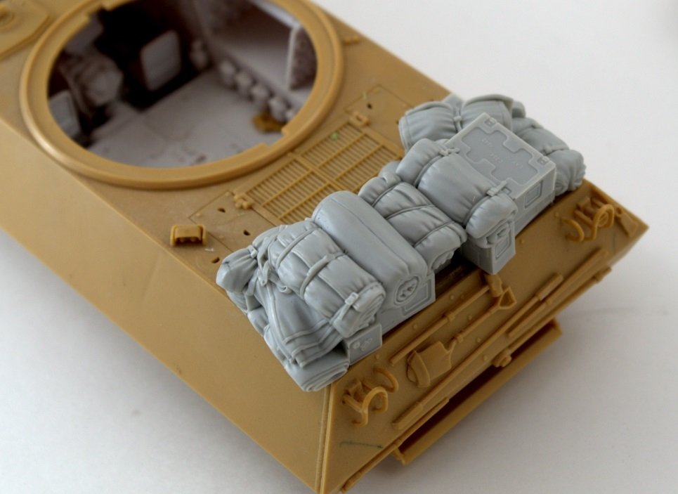 Panzer Art RE35-601 Stowage set for M10 “Wolverine” 1/35 – zdjęcie 4