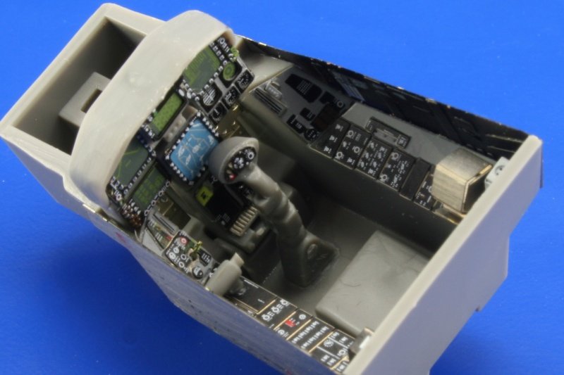 Eduard FE344 F-18E interior REVELL 1/48 – image 4