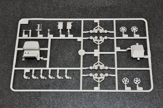 Trumpeter 07110 Soviet Voroshilovets Tractor 1/72 – zdjęcie 5
