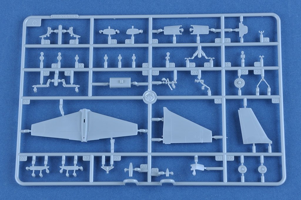 Hobby Boss 87270 U-2A Dragon Lady 1/72 – image 6