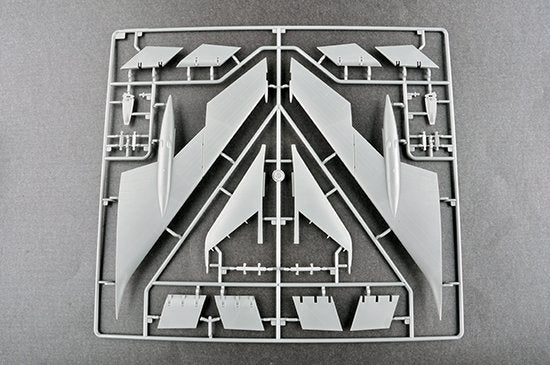Trumpeter 01695 Soviet Tu-22 &amp;quot;Blinder&amp;quot; tactical bomber 1/72 – zdjęcie 7