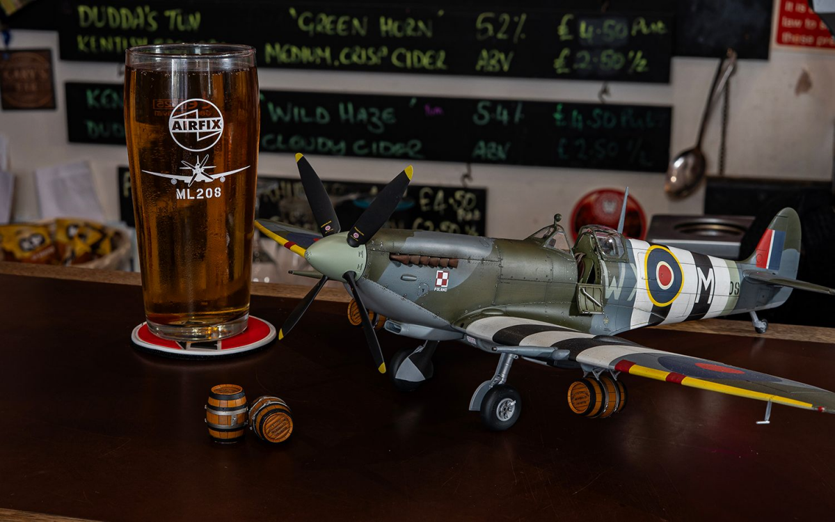 Airfix 17001A Supermarine Spitfire Mk.IXc - Flying Dray 1/24