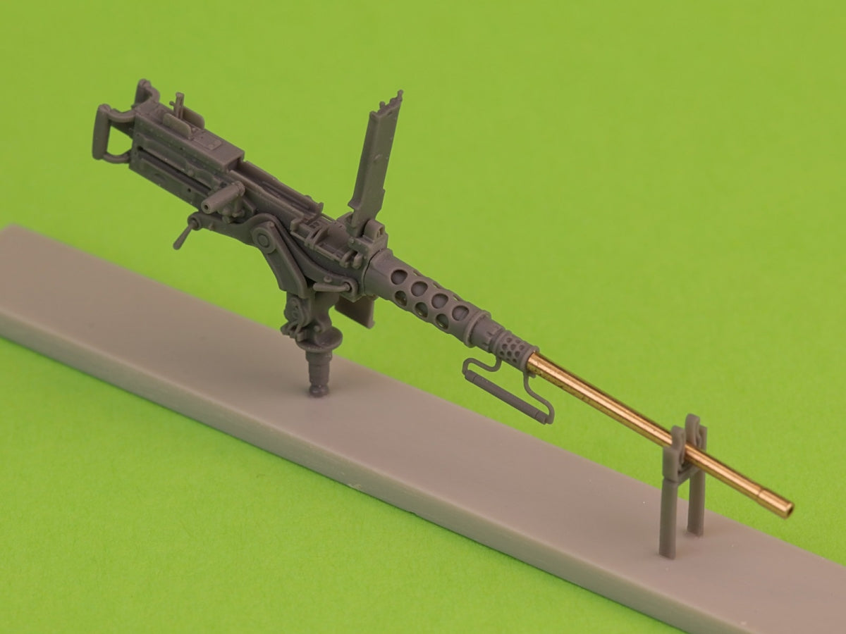 Master GM-35-069 Browning M2HB .50 cal (12.7mm) - machine gun with tank mount - early WWII period (D69820 cradle with D68375 small ammo box) 1/35 – image 4