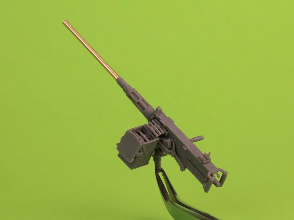 Master GM-35-069 Browning M2HB .50 cal (12.7mm) - machine gun with tank mount - early WWII period (D69820 cradle with D68375 small ammo box) 1/35 – image 8