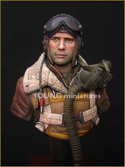 Young Miniatures YM1815 B-17 Waist Gunner ETO, 1944 1/10 – image 2