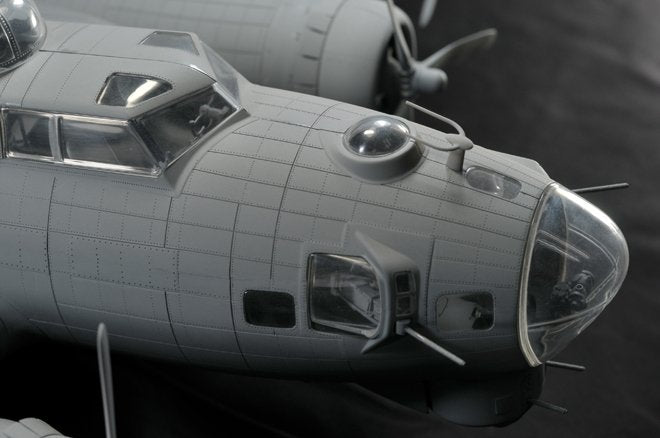 HK Models 01E04 B-17 Flying Fortress F and G 1/32 – zdjęcie 13