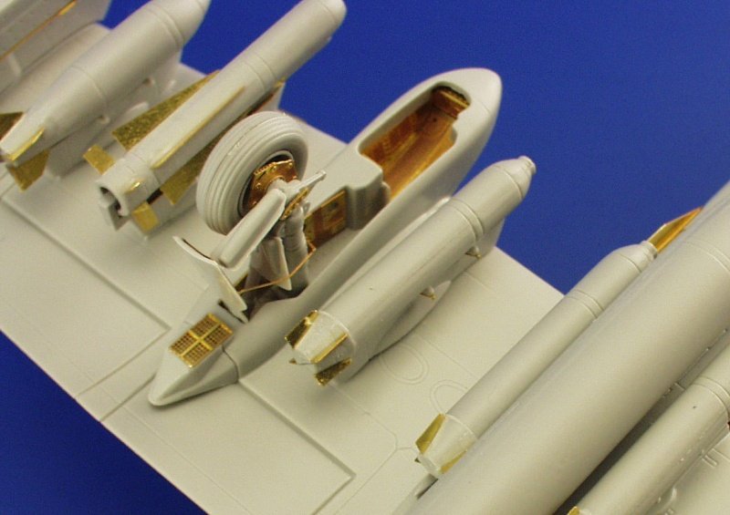 Eduard 72440 A-10 armament 1/72 ITALERI, REVELL – image 2