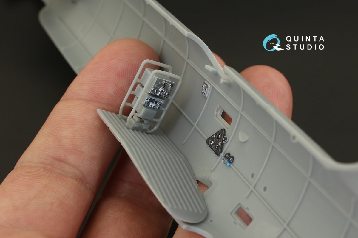 Quinta Studio QD48100 IL-4 3D-Printed &amp;amp; colored Interior on decal paper (for Xuntong kit) 1/48 – image 9