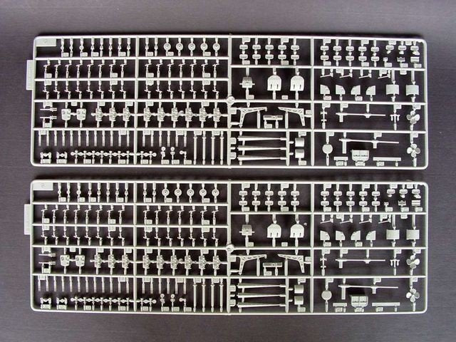 Trumpeter 05604 Porte-avions américain CV-13 Franklin 1944 (1/350) – image 7