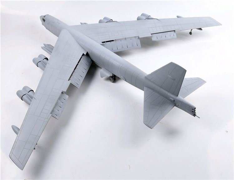 Modelcollect UA72200 B-52H U.S. Stratofortress strategic Bomber 1/72 – zdjęcie 7