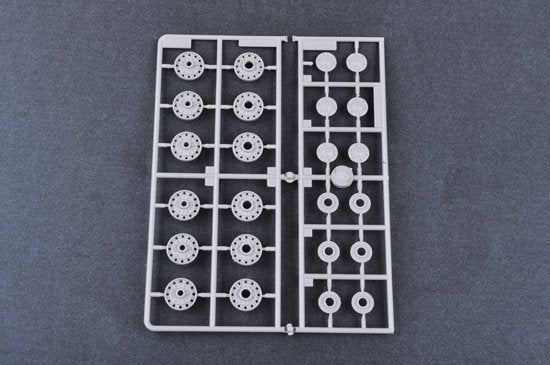 Trumpeter 05552 KV-5 Super Heavy Tank 1/35 – image 12