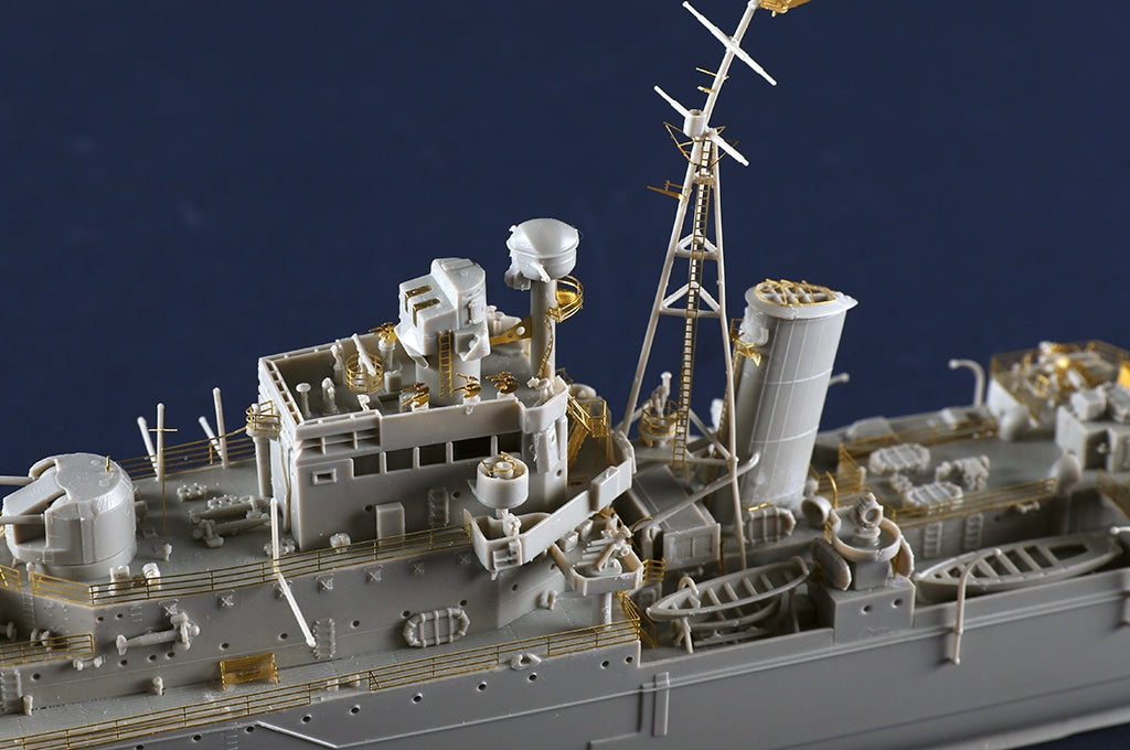 Trumpeter 05366 HMS Naiad 1/350 – zdjęcie 9