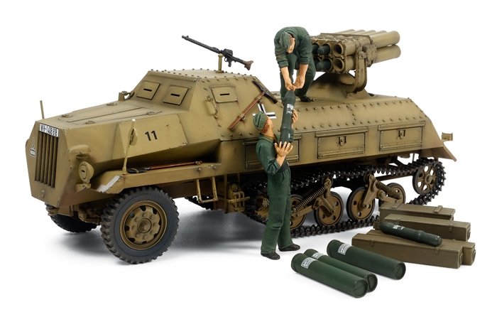 Tamiya 37017 German Self-Propelled Rocket Launcher Sd.Kfz.4/1 Panzerwerfer 42 1/35 – zdjęcie 2