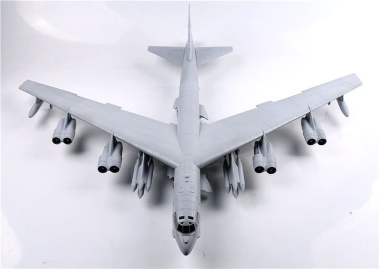 Modelcollect UA72200 B-52H U.S. Stratofortress strategic Bomber 1/72 – zdjęcie 13