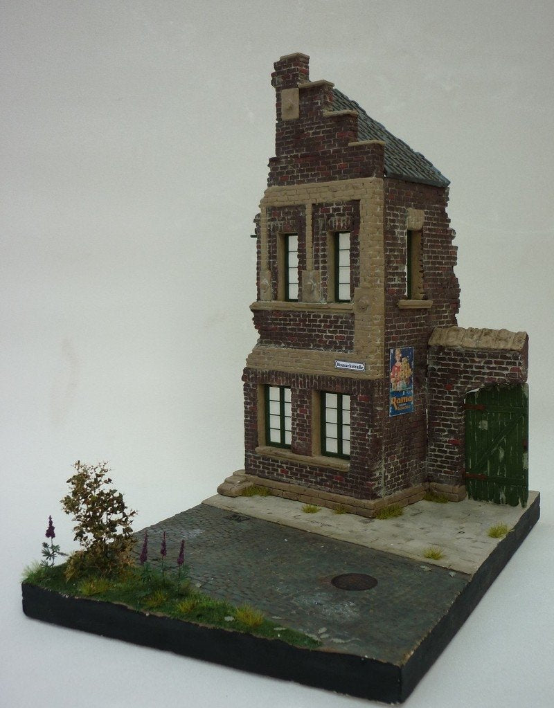 RT-Diorama 35202 Diorama-Base:Brick House Ruin 1/35 – image 3