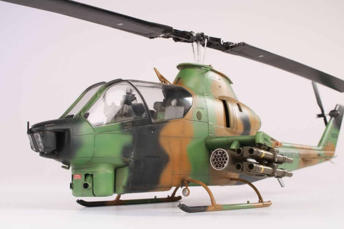 Special Hobby 32090 AH-1Q/S Cobra &amp;#39;Tank Hunter&amp;#39; 1/32 – zdjęcie 12