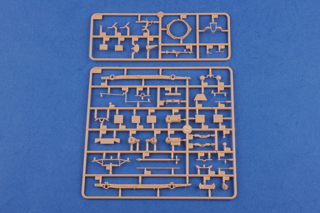 Hobby Boss 83817 German Sd.Kfz.223 Leichter Panzerspahwagen (1st Series) (1/35) – image 7