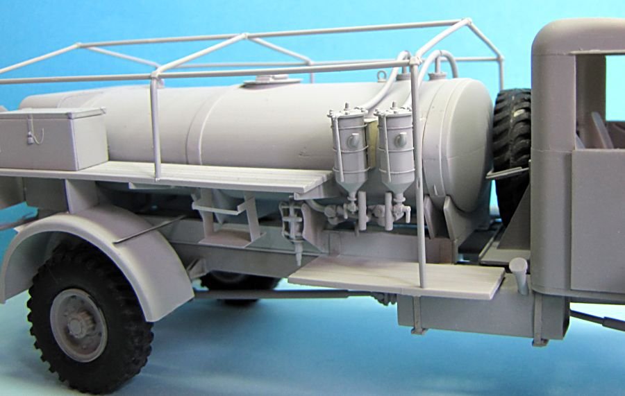 Mirror Models 35165 CMP CHEVROLET C60L WATER TRUCK 1/35 – zdjęcie 5