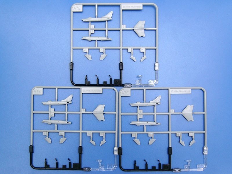 Trumpeter 05605 U.S. CVN-68 Nimitz aircraft carrier 1975 1/350 – zdjęcie 17