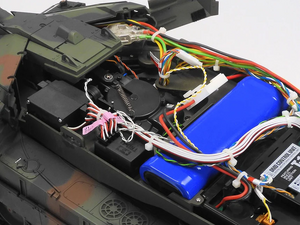 Tamiya 56047 Leopard 2 A7V Tank w/Option Kit RC Model 1/16