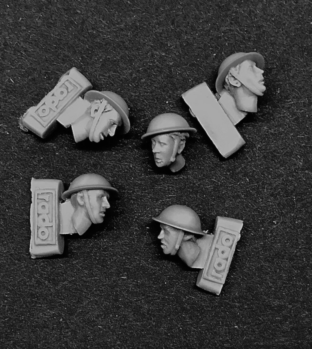 RADO Miniatures RDM35H05 Heads wearing British Brodie helmet 1/35 – immagine 2