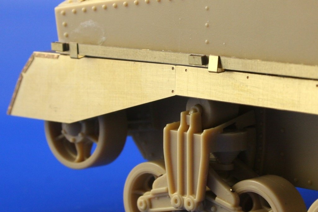 Eduard 36032 M-3 Grant Fenders 1/35 Academy – image 4