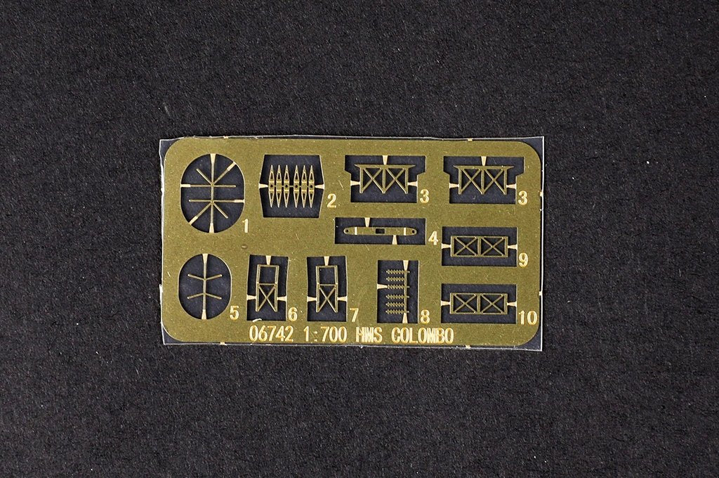 Trumpeter 06742 HMS Colombo 1/700 – zdjęcie 7