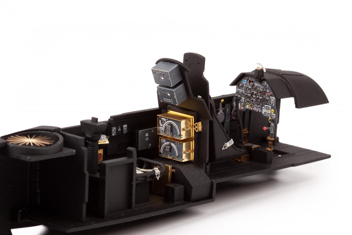 Eduard BIG33146 Ju 87G-1/2 BORDER MODEL 1/35 – image 9