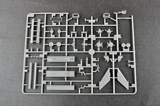 Trumpeter 01684 Nanchang Q-5 Yi 1/72 – image 6