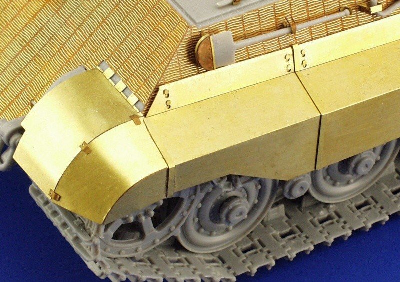 Eduard 35702 King Tiger Henschel fenders 1/35 Dragon – image 6