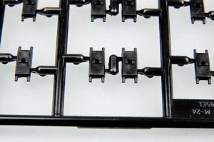 Trumpeter 02036 U.S. T85E1 track for U.S. M24 light tank (late) 1/35 – zdjęcie 3