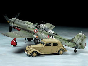 Tamiya 25213 Focke-Wulf Fw190 D-9 JV44 &amp;amp; Citroen 11CV Staff Car Set 1/48