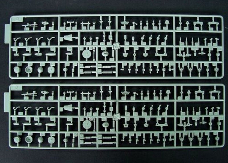 Trumpeter 05710 USSR Navy P. Velikiy Battle Cruiser 1/700 – image 6