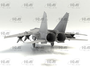 ICM 72177 MiG-25PD Soviet Interceptor Fighter 1/72 – image 3