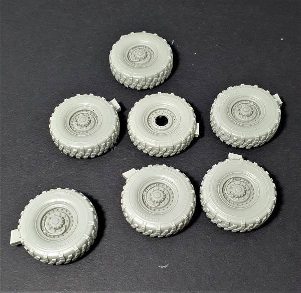 Panzer Art RE35-709 FMTV Road wheels (Michelin) 1/35 – zdjęcie 2