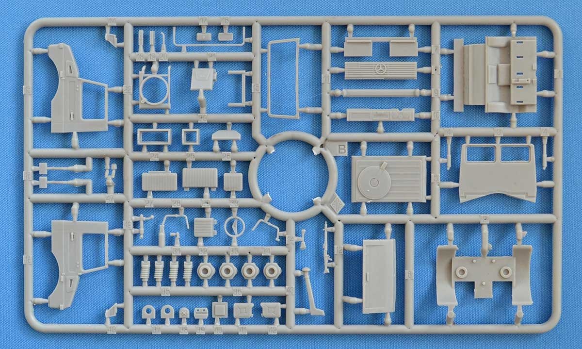 ACE 72458 JACAM 4x4 Unimog for long-range patrol missions 1/72 – zdjęcie 5