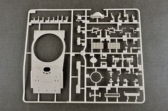 Trumpeter 09588 Russian T-80BVM MBT(Marine Corps) 1/35 – image 7