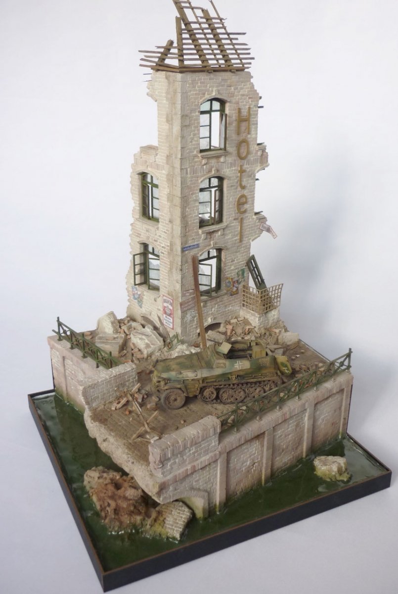 RT-Diorama 35278 Diorama-Base: &amp;quot;The Hotel&amp;quot; 1/35 – image 4
