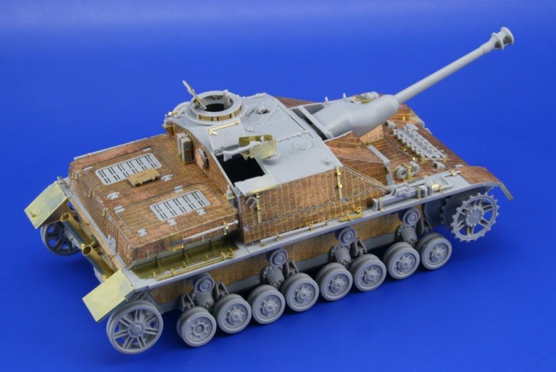 Eduard 35948 Zimmerit StuG. IV Ausf. G late 1/35 Dragon – image 5