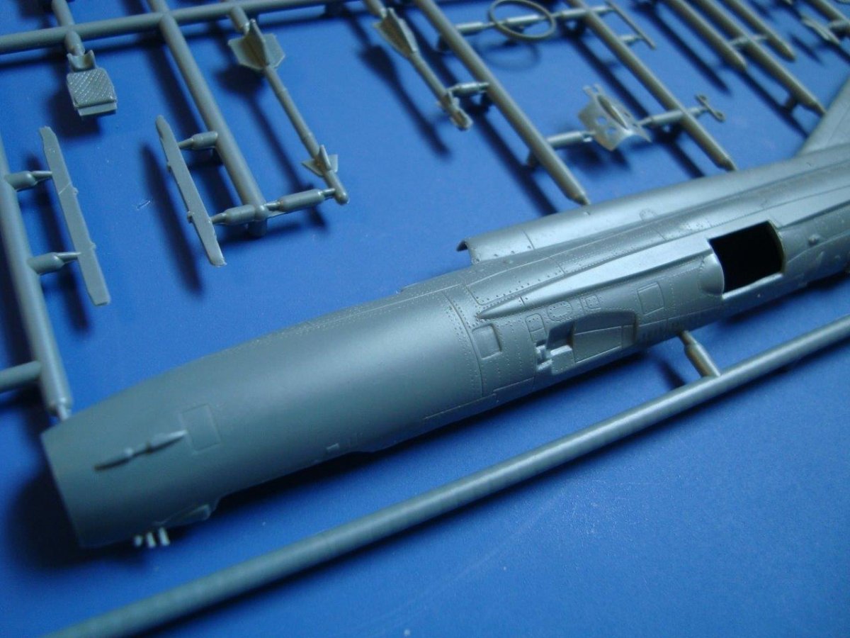 Kozavody Prostejov KPM0102 MiG-21 BIS Fishbed Part II. 1/72 – immagine 5