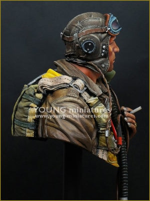 Young Miniatures YM1856 USAAF FIGHTER PILOT 1944 1/10 – image 7
